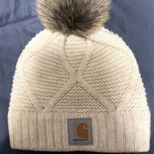 Pom-pom Carhartt beanie
